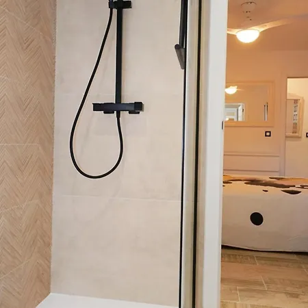 Leuki Βίλα Κάλπε